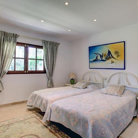 Exclusive Villa Las Palmeras Puerto Banus With Heated Private Swimming Pool, Marbella, Spain 外观 照片