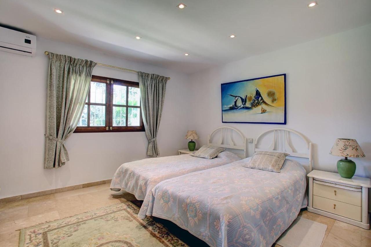 Exclusive Villa Las Palmeras Puerto Banus With Heated Private Swimming Pool, Marbella, Spain 外观 照片