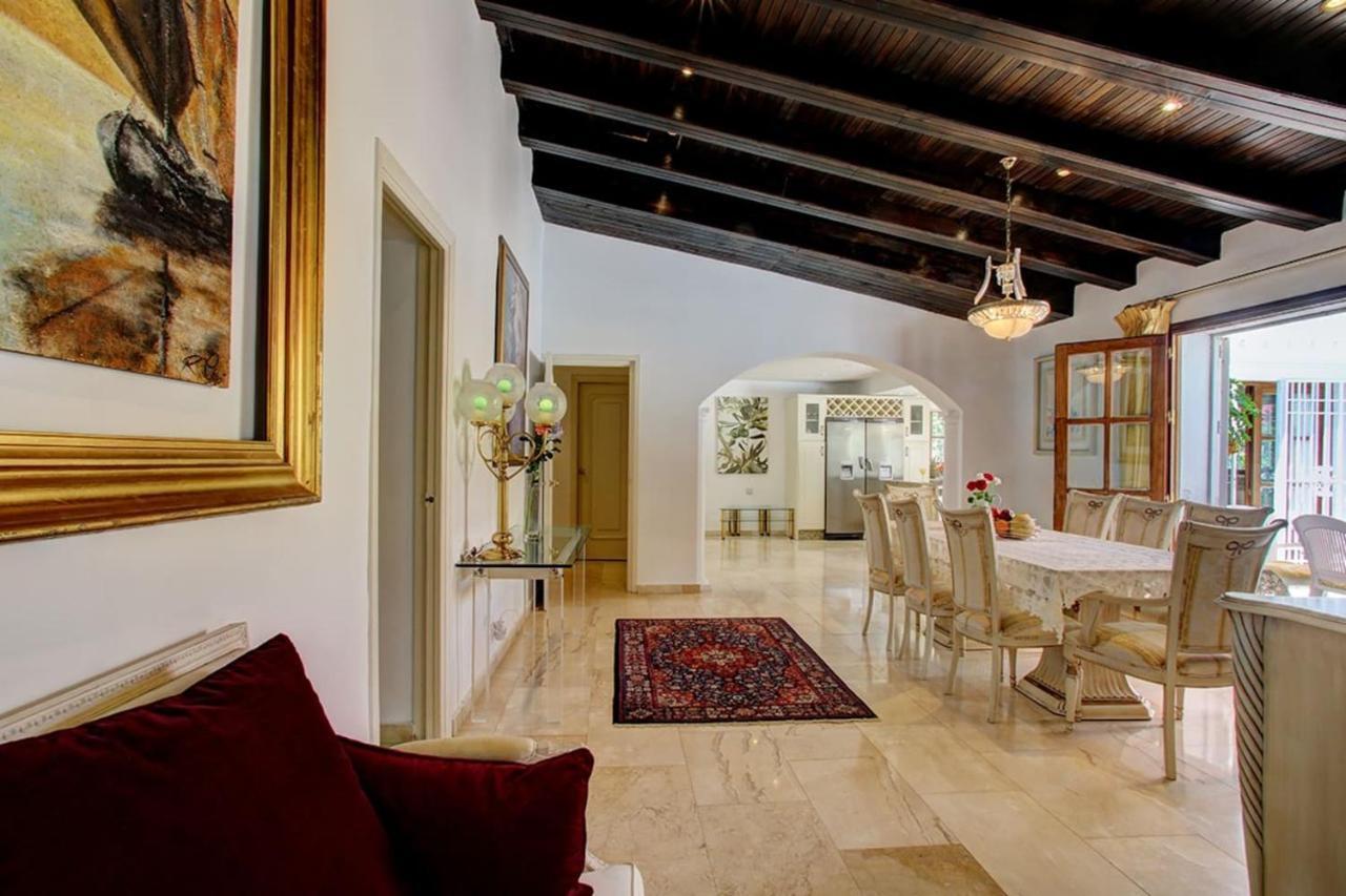 Exclusive Villa Las Palmeras Puerto Banus With Heated Private Swimming Pool, Marbella, Spain 外观 照片