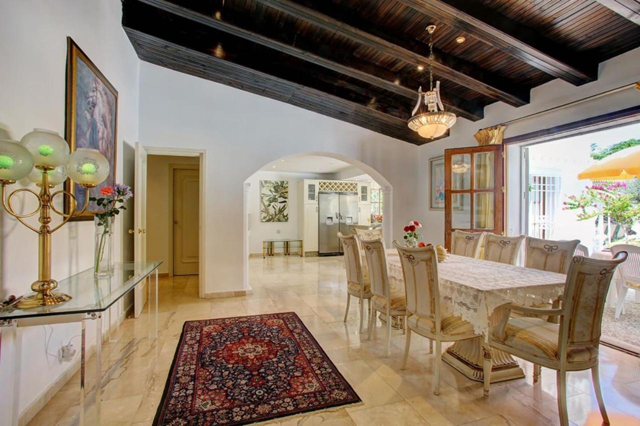Exclusive Villa Las Palmeras Puerto Banus With Heated Private Swimming Pool, Marbella, Spain 外观 照片