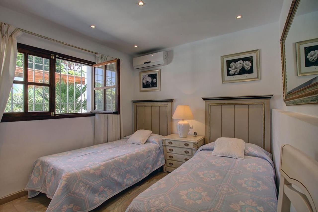 Exclusive Villa Las Palmeras Puerto Banus With Heated Private Swimming Pool, Marbella, Spain 外观 照片
