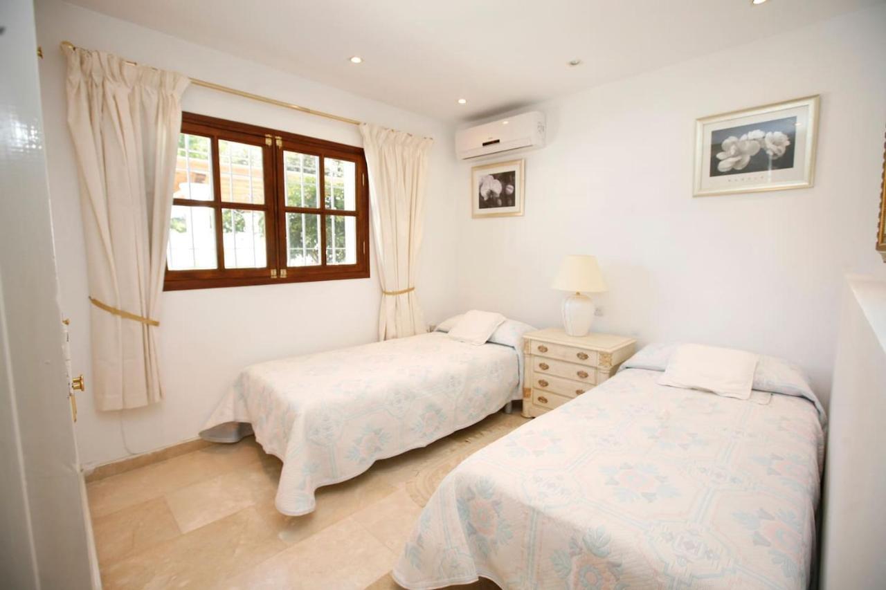 Exclusive Villa Las Palmeras Puerto Banus With Heated Private Swimming Pool, Marbella, Spain 外观 照片