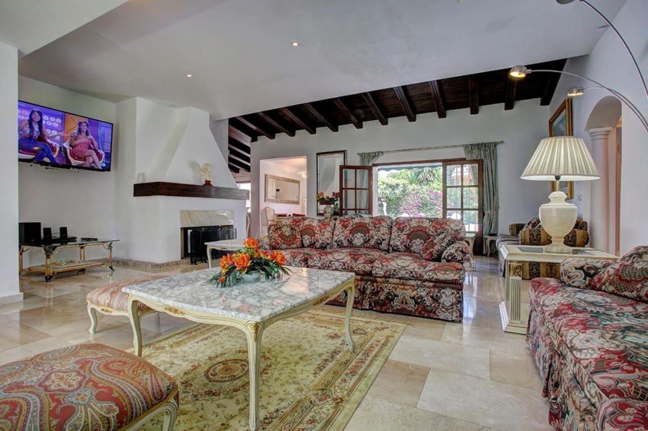 Exclusive Villa Las Palmeras Puerto Banus With Heated Private Swimming Pool, Marbella, Spain 外观 照片